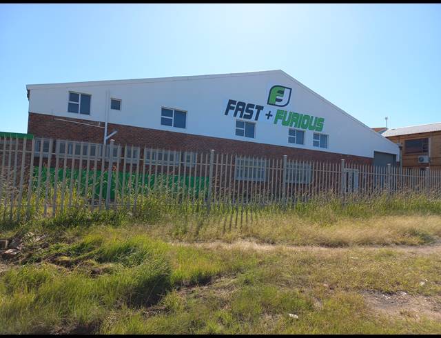 1,304M² WAREHOUSE FOR SALE IN WOODBROOK